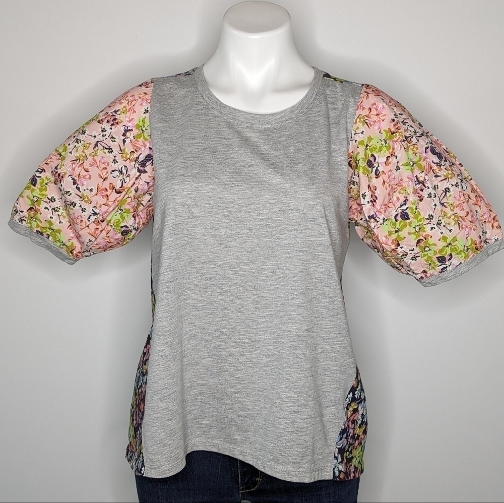 Anthro Maeve grey pink colorful floral puff balloon sleeve tshirt M